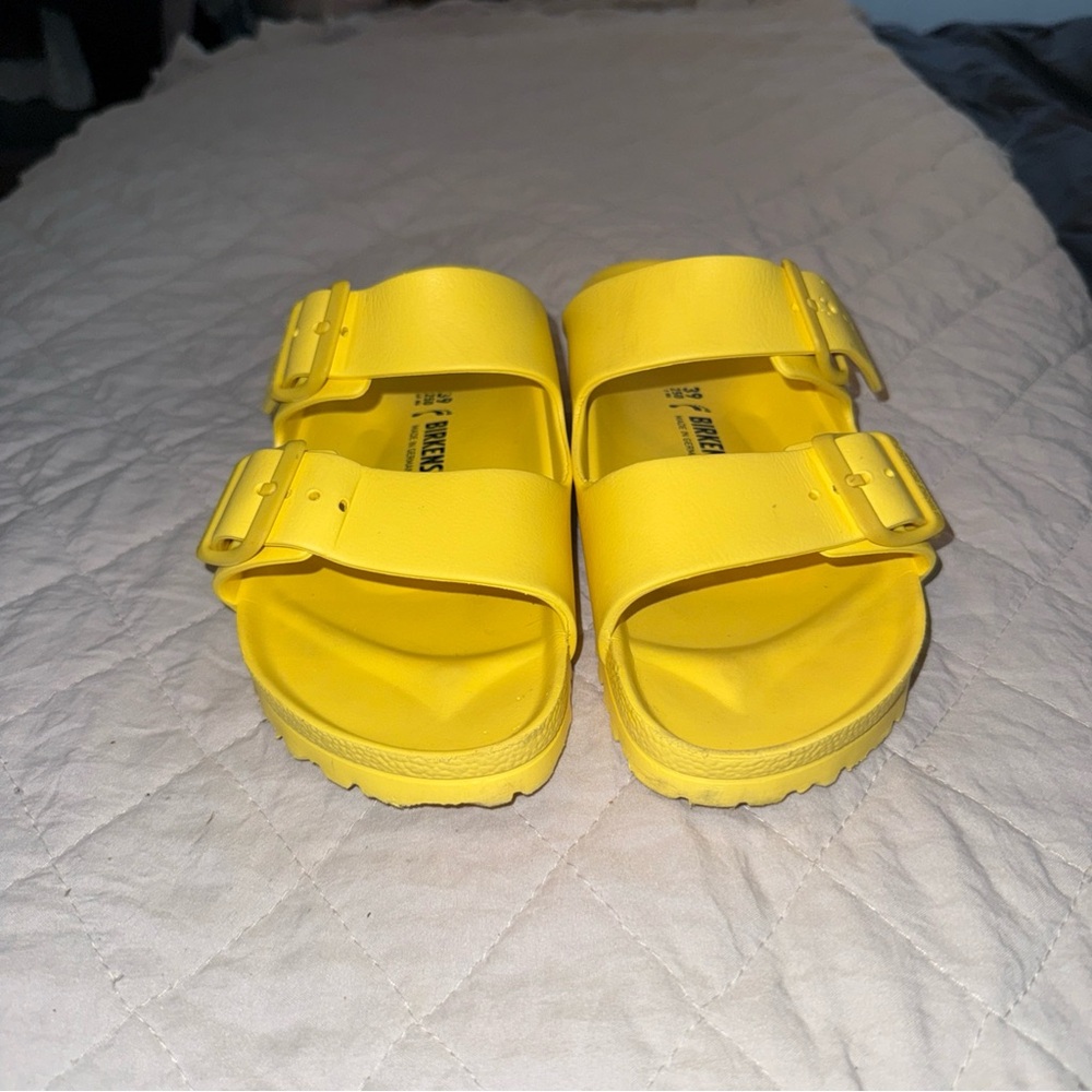 Birkenstock Unisex Ladies 8.0 or Men’s 6.0 Yellow Double-Strap Slides